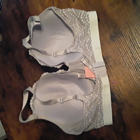 Gorgeous 38DD Victoria's Secret Grey Lace Padded underwire Bra - Picture 7 of 9